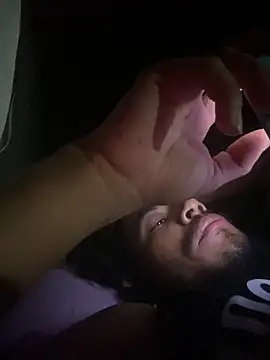 Snapshot of Mineirinho043 chatting on 12-18-25, 11:33 Mineirinho043 online show from 12-18-25, 11:33