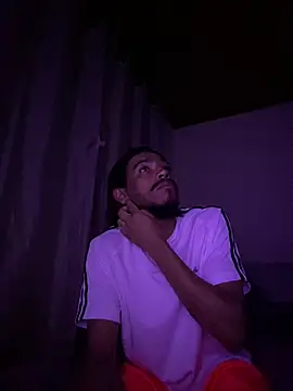 Snapshot of Mineirinho043 chatting on 02-19-26, 07:04 Mineirinho043 online show from 02-19-26, 07:04