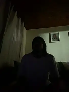 Snapshot of Mineirinho043 chatting on 02-19-26, 11:01 Mineirinho043 online show from 02-19-26, 11:01