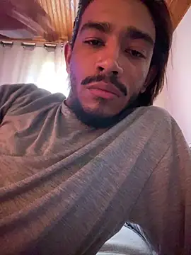 Snapshot of Mineirinho043 chatting on 02-22-26, 04:38 Mineirinho043 online show from 02-22-26, 04:38