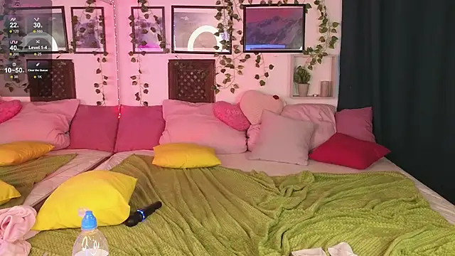 Kira Jin online show from 02-22-25, 11:35