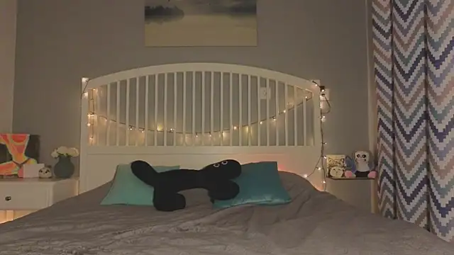 Mia Luw online show from 04-04-26, 07:33