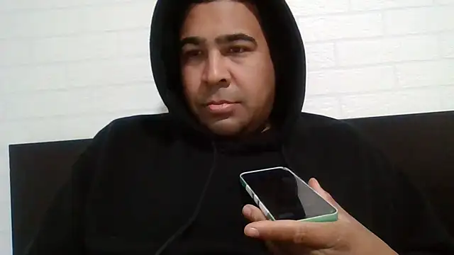 Snapshot of xhoco14 chatting on 02-07-25, 05:18 xhoco14 online show from 02-07-25, 05:18