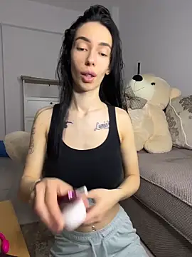 Celine Roxelle online show from 04-20-26, 09:16