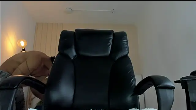 ISAAC CRYSTON online show from 11-29-25, 08:45