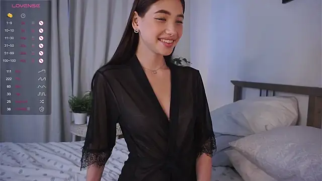 Snapshot of LizbethGee chatting on 03-22-25, 05:06 LizbethGee online show from 03-22-25, 05:06