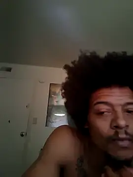 Snapshot of Locdawgg11 chatting on 06-06-26, 05:06 Locdawgg11 online show from 06-06-26, 05:06