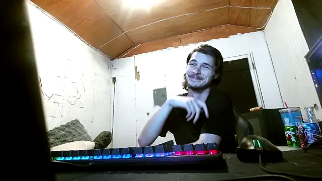 Snapshot of nuttyking2022 chatting on 10-22-25, 04:35 nuttyking2022 online show from 10-22-25, 04:35