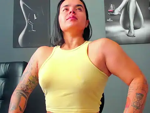 karlyjons12 online show from 03-25-26, 01:06