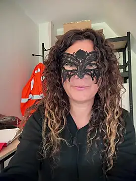 Snapshot of Loveblackzilla chatting on 03-12-26, 12:22 Loveblackzilla online show from 03-12-26, 12:22