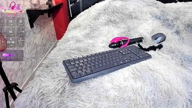 IVISBOUNCYASS online show from 04-20-26, 12:19