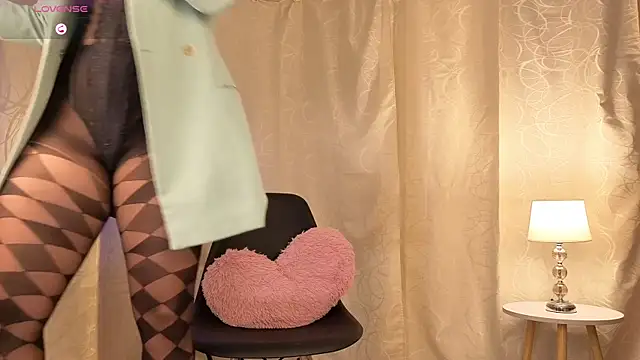 sophia dumont online show from 10-20-25, 12:44