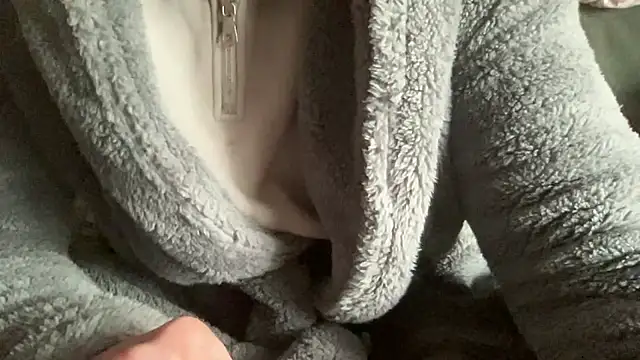 Snapshot of LeoLovelyDick chatting on 01-10-26, 12:29 LeoLovelyDick online show from 01-10-26, 12:29