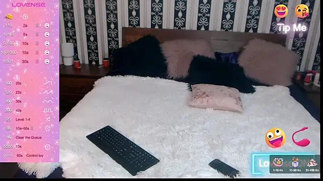 Snapshot of SWEET-SOPHI chatting on 02-26-25, 08:44 SWEET-SOPHI online show from 02-26-25, 08:44