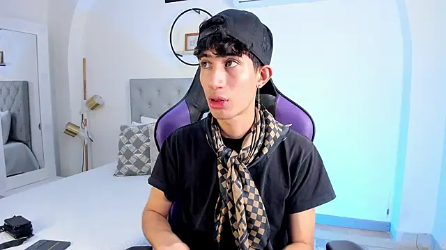 Snapshot of NovaaWheler chatting on 02-17-25, 04:09 NovaaWheler online show from 02-17-25, 04:09