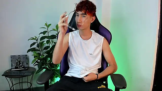 Snapshot of NovaaWheler chatting on 02-25-25, 04:46 NovaaWheler online show from 02-25-25, 04:46