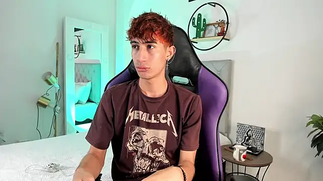 Snapshot of NovaaWheler chatting on 03-01-25, 04:37 NovaaWheler online show from 03-01-25, 04:37