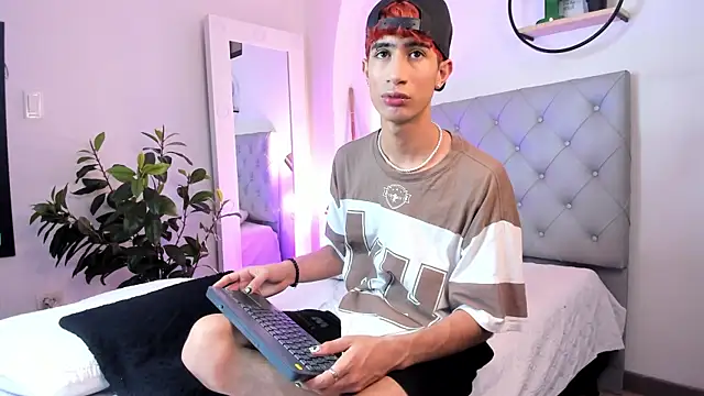 Snapshot of NovaaWheler chatting on 03-11-25, 03:59 NovaaWheler online show from 03-11-25, 03:59