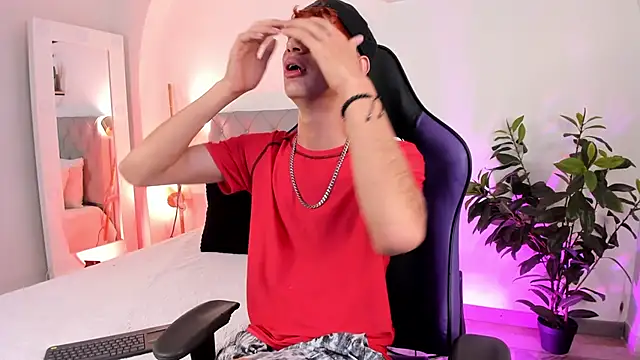 Snapshot of NovaaWheler chatting on 03-17-25, 05:01 NovaaWheler online show from 03-17-25, 05:01