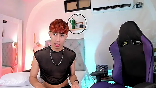 Snapshot of NovaaWheler chatting on 03-17-25, 08:07 NovaaWheler online show from 03-17-25, 08:07