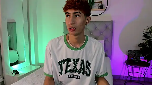 Snapshot of NovaaWheler chatting on 03-19-25, 02:13 NovaaWheler online show from 03-19-25, 02:13