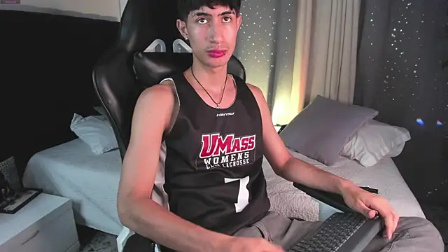 Snapshot of NovaaWheler chatting on 09-12-25, 09:26 NovaaWheler online show from 09-12-25, 09:26