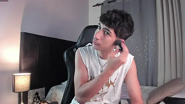 Snapshot of NovaaWheler chatting on 09-17-25, 07:26 NovaaWheler online show from 09-17-25, 07:26