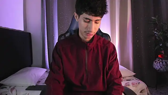 Snapshot of NovaaWheler chatting on 09-24-25, 12:41 NovaaWheler online show from 09-24-25, 12:41