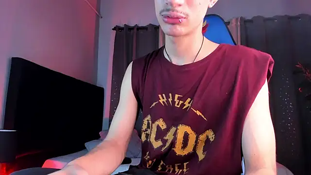 Snapshot of NovaaWheler chatting on 10-03-25, 07:22 NovaaWheler online show from 10-03-25, 07:22