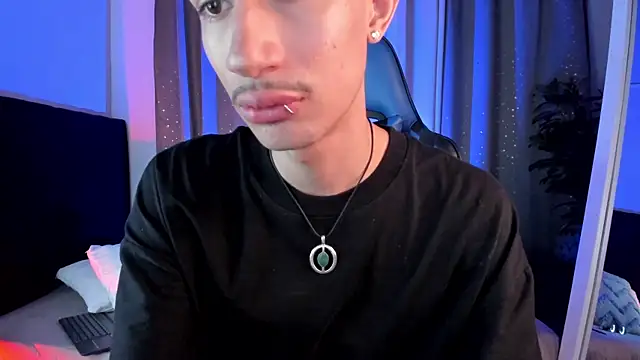 Snapshot of NovaaWheler chatting on 10-09-25, 07:45 NovaaWheler online show from 10-09-25, 07:45