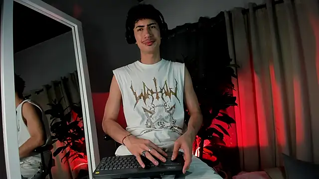 Snapshot of NovaaWheler chatting on 10-13-25, 08:20 NovaaWheler online show from 10-13-25, 08:20