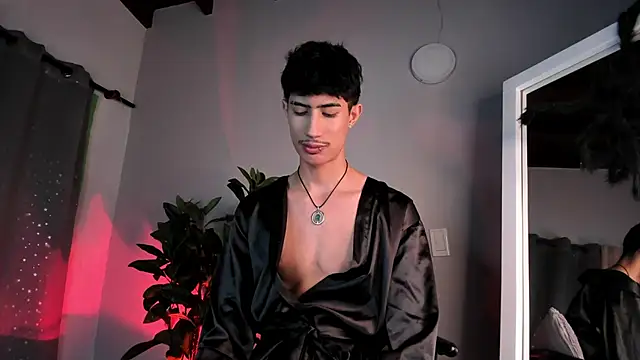 Snapshot of NovaaWheler chatting on 10-19-25, 07:36 NovaaWheler online show from 10-19-25, 07:36