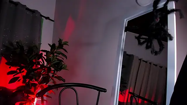 Snapshot of NovaaWheler chatting on 10-20-25, 07:36 NovaaWheler online show from 10-20-25, 07:36