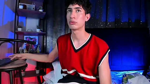 Snapshot of NovaaWheler chatting on 10-25-25, 09:20 NovaaWheler online show from 10-25-25, 09:20