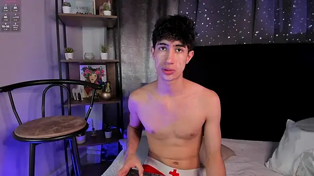 Snapshot of NovaaWheler chatting on 10-28-25, 08:00 NovaaWheler online show from 10-28-25, 08:00