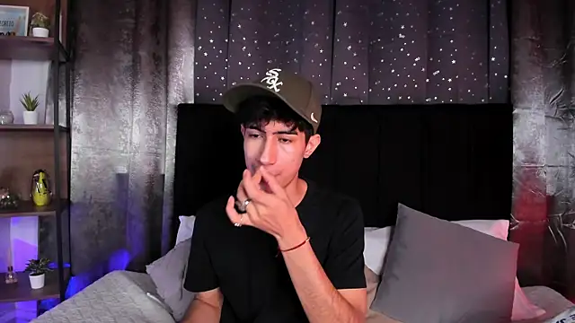 Snapshot of NovaaWheler chatting on 10-31-25, 12:50 NovaaWheler online show from 10-31-25, 12:50