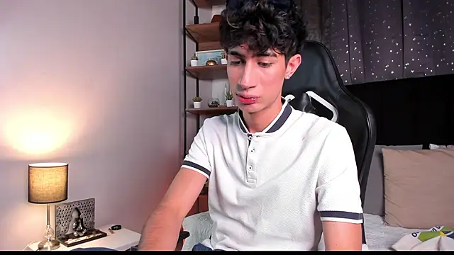 Snapshot of NovaaWheler chatting on 11-26-25, 08:32 NovaaWheler online show from 11-26-25, 08:32