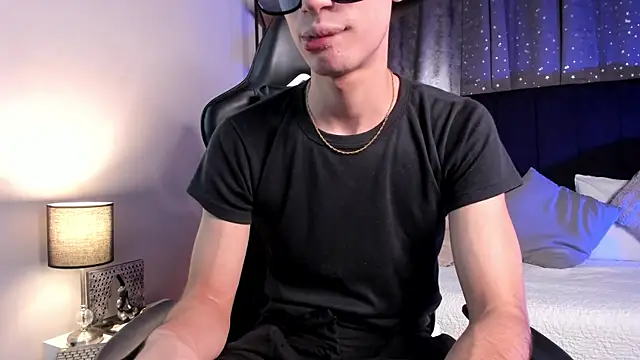 Snapshot of NovaaWheler chatting on 11-28-25, 07:49 NovaaWheler online show from 11-28-25, 07:49