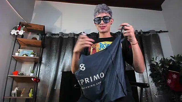 Snapshot of NovaaWheler chatting on 12-14-25, 08:24 NovaaWheler online show from 12-14-25, 08:24