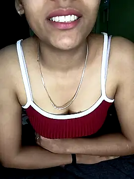 Snapshot of sufiya-ji chatting on 02-15-25, 03:28 sufiya-ji online show from 02-15-25, 03:28