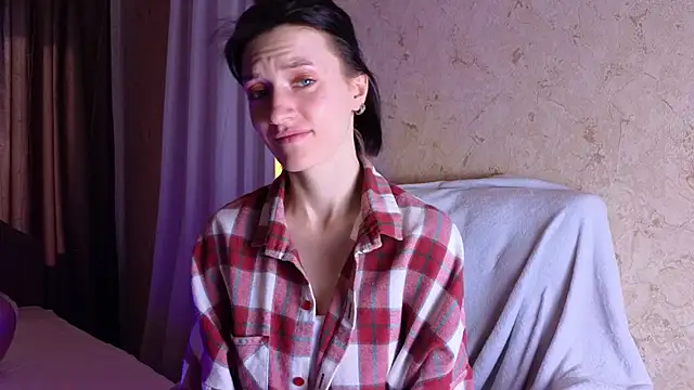 roxy riot  online show from 02-17-25, 07:37