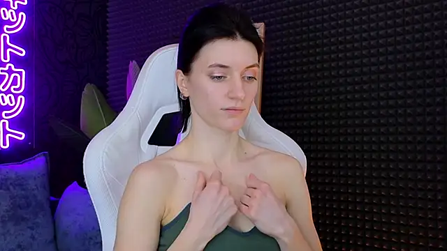 roxy riot  online show from 03-16-25, 04:30