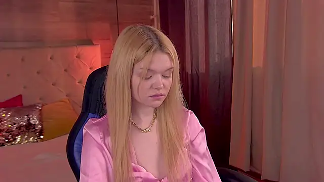 Snapshot of AdeleCartier chatting on 02-23-25, 05:23 AdeleCartier online show from 02-23-25, 05:23