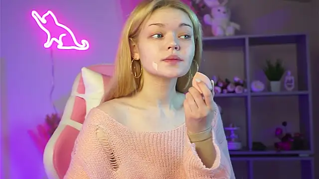 Snapshot of AdeleCartier chatting on 03-19-25, 12:26 AdeleCartier online show from 03-19-25, 12:26