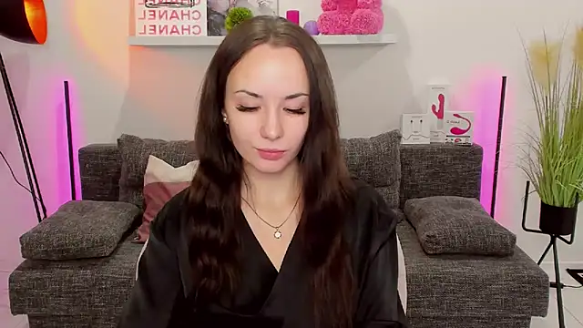 Snapshot of Suga_babe chatting on 03-03-25, 08:11 Suga babe online show from 03-03-25, 08:11