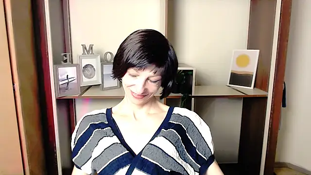  AngeliaFlow  online show from 10-02-25, 06:42
