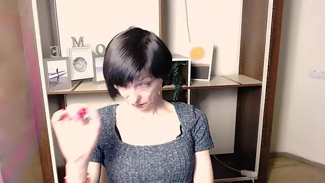  AngeliaFlow  online show from 11-28-25, 10:29