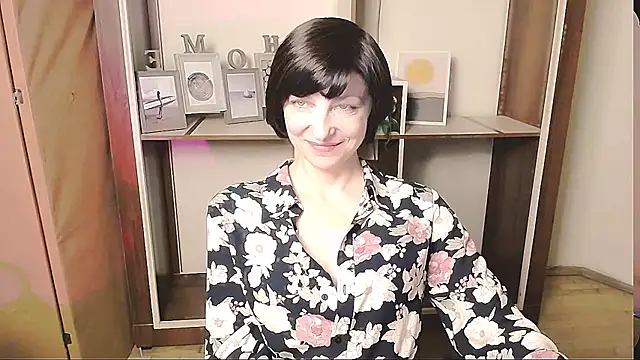  AngeliaFlow  online show from 05-06-26, 08:41
