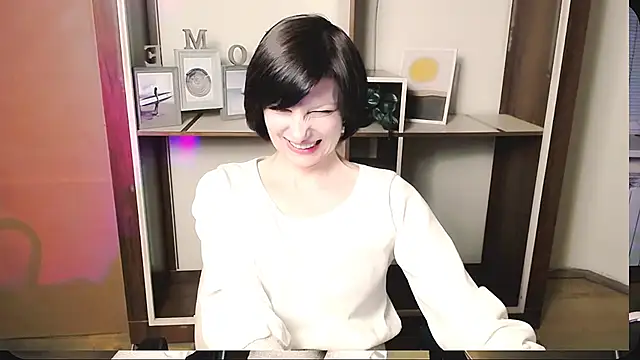  AngeliaFlow  online show from 05-16-26, 10:36