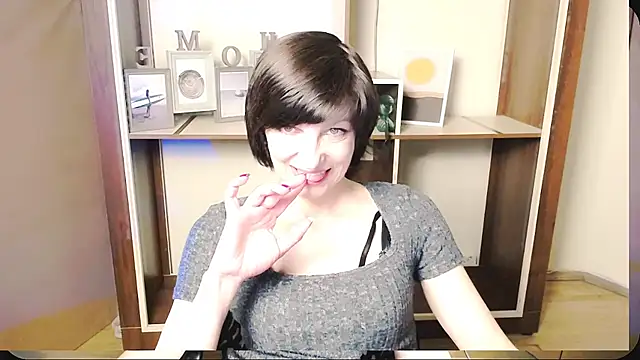  AngeliaFlow  online show from 05-19-26, 08:09